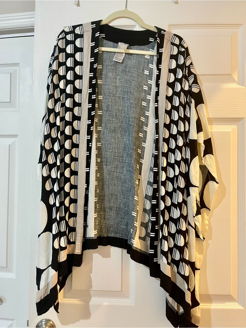 Chico's Black & White Open-Front Cardigan and Matching Chicos Tank Set - Picture 3 of 12